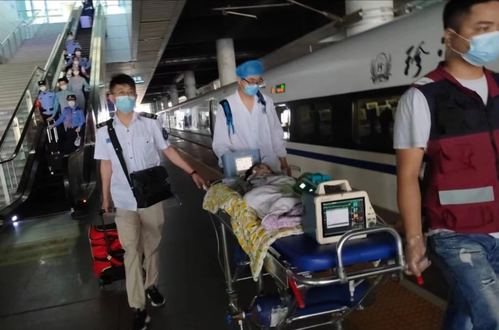 光山县高铁转运公司